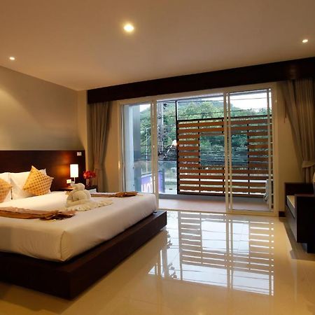 Nize Hotel - Sha Plus Phuket Esterno foto